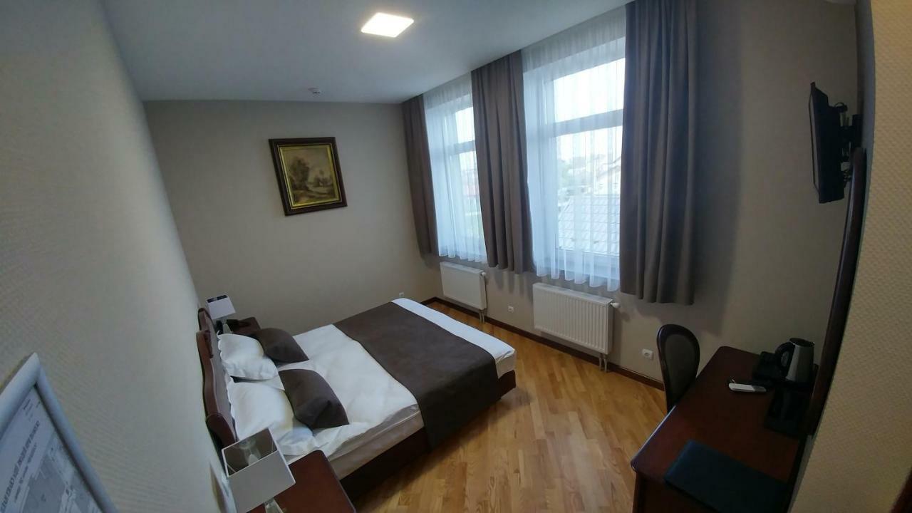 Hotel Meridian Броды Экстерьер фото