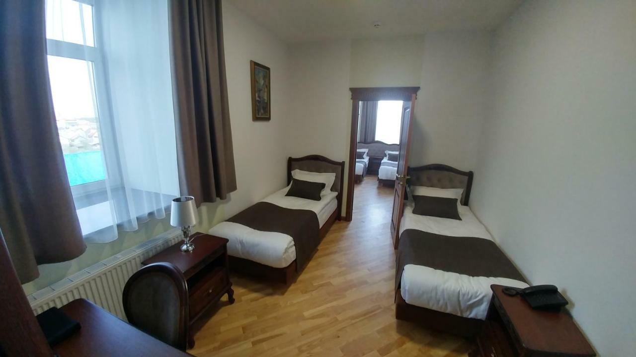 Hotel Meridian Броды Экстерьер фото