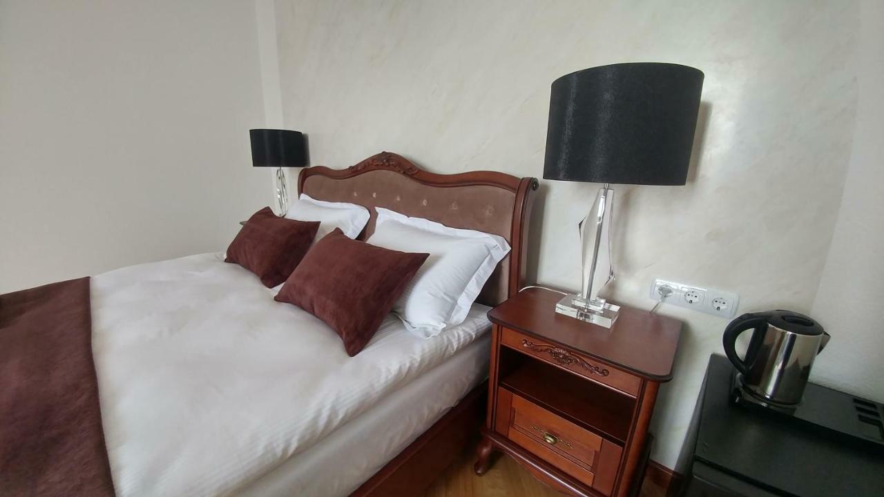 Hotel Meridian Броды Экстерьер фото