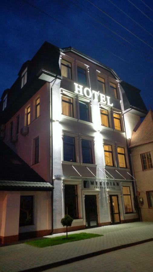 Hotel Meridian Броды Экстерьер фото