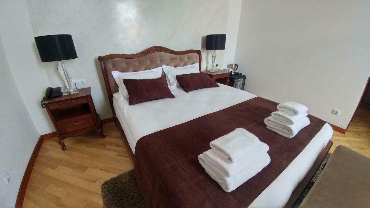 Hotel Meridian Броды Экстерьер фото