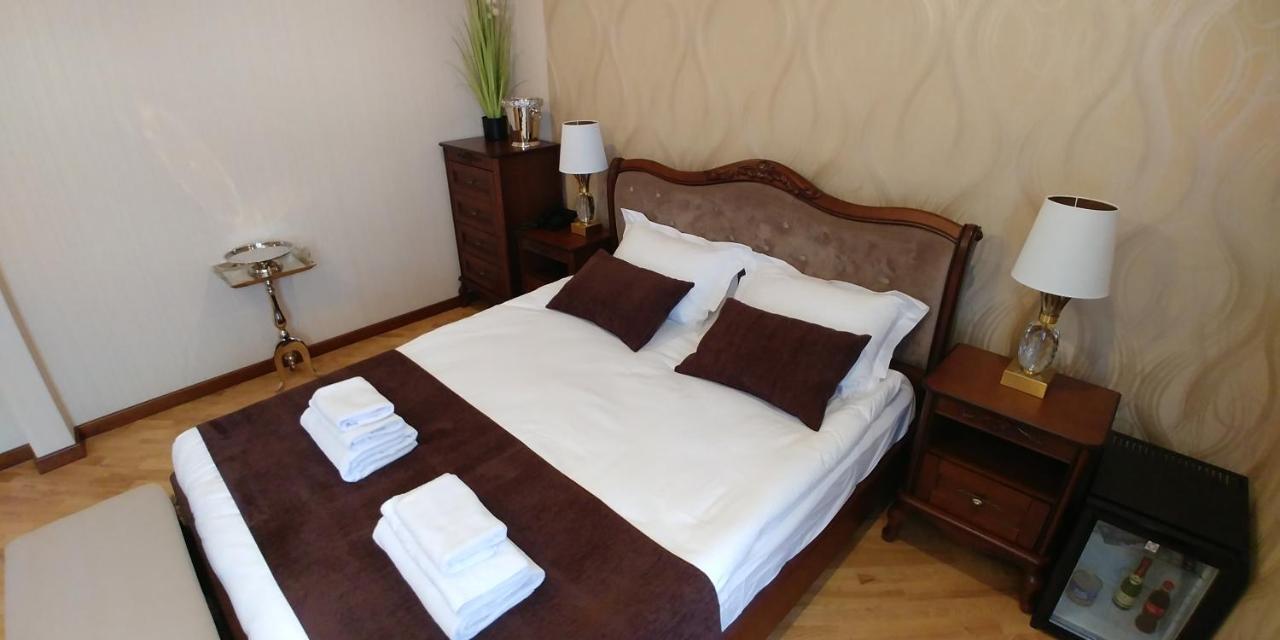 Hotel Meridian Броды Экстерьер фото