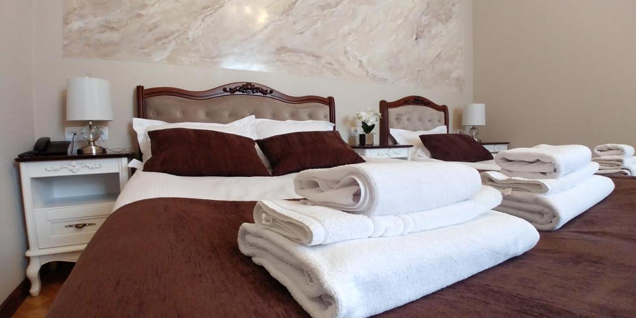 Hotel Meridian Броды Экстерьер фото