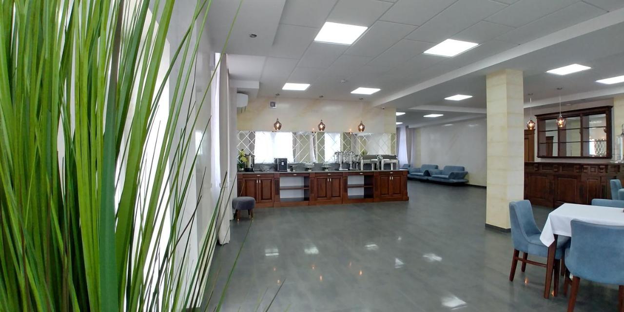 Hotel Meridian Броды Экстерьер фото