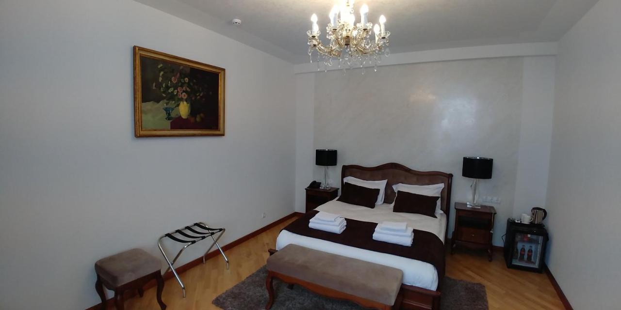 Hotel Meridian Броды Экстерьер фото