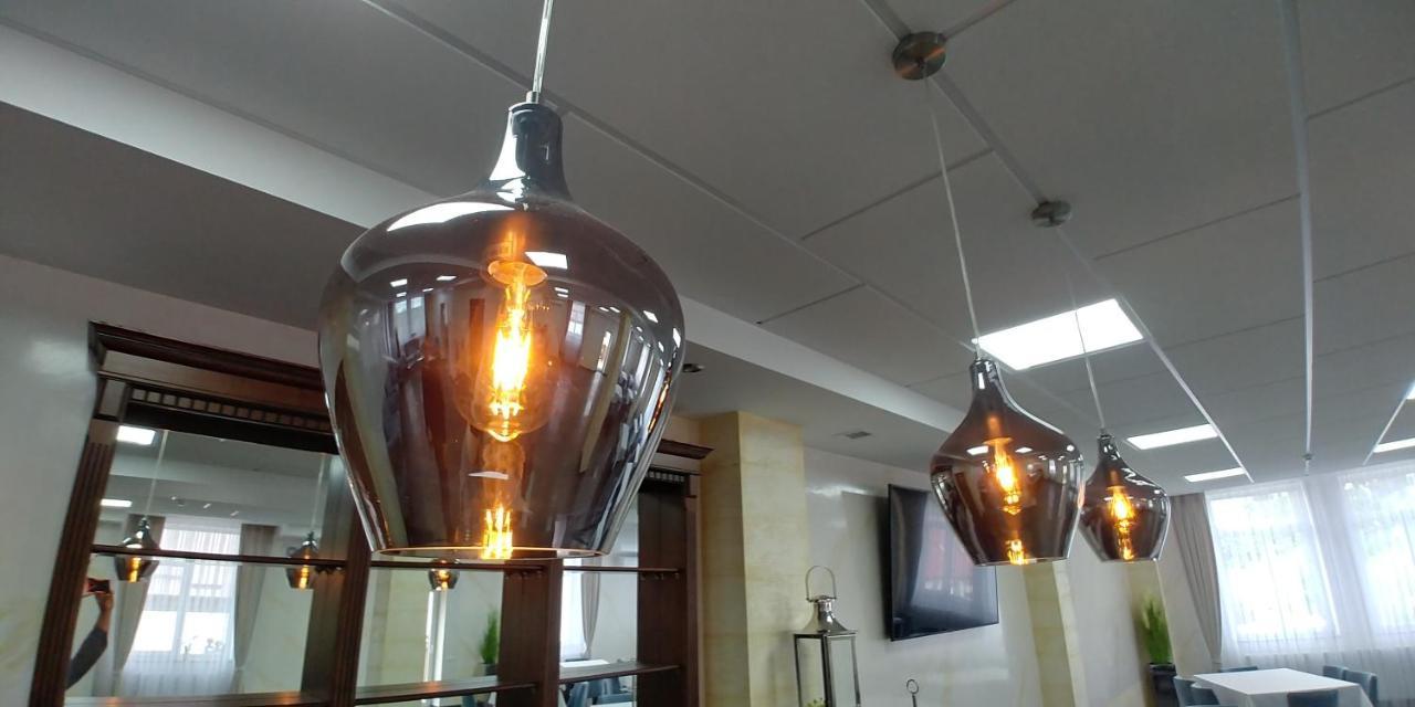 Hotel Meridian Броды Экстерьер фото