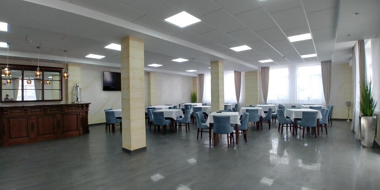 Hotel Meridian Броды Экстерьер фото